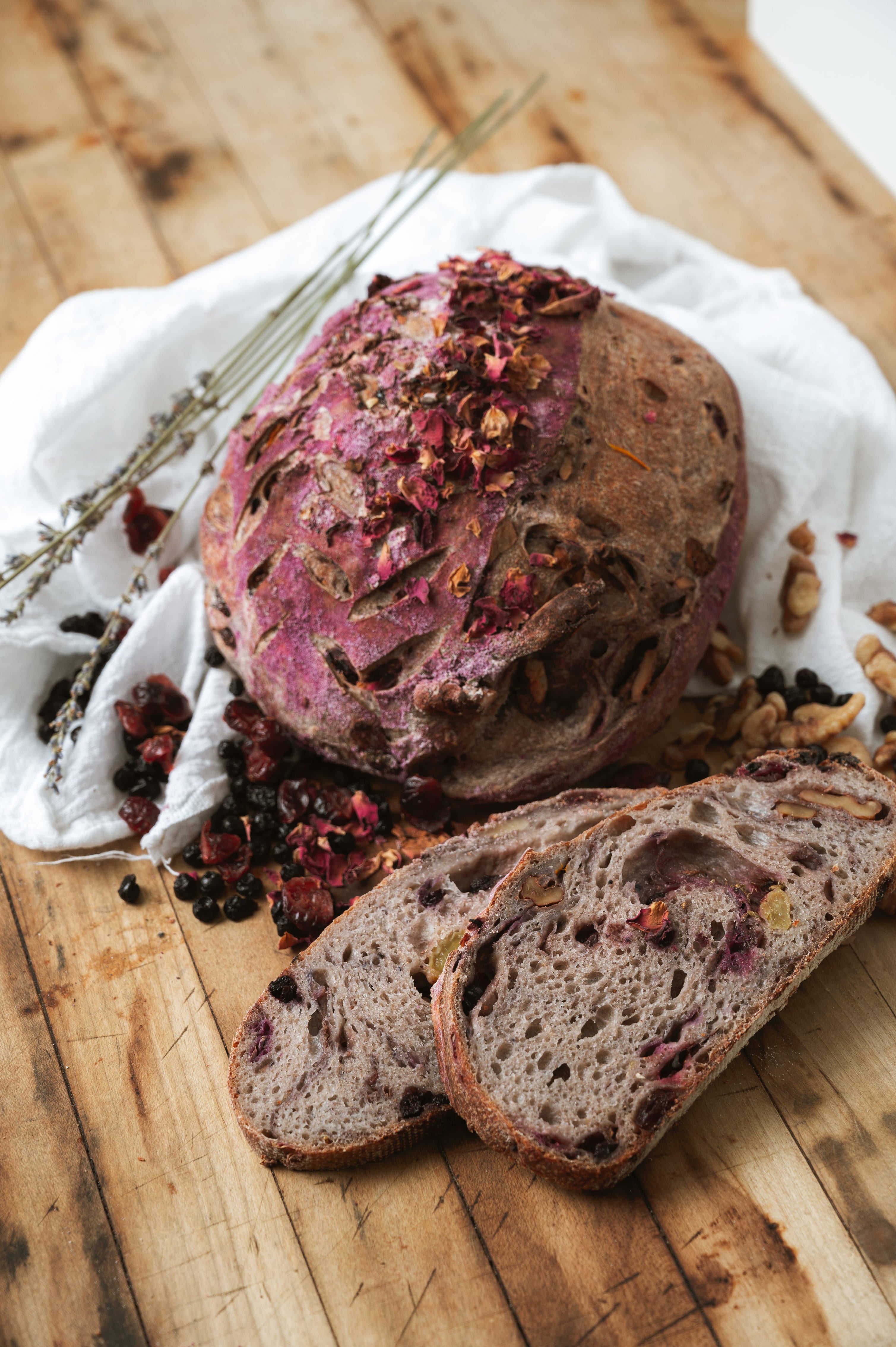 Berries mix, walnuts & botanical blend sourdough loaf
